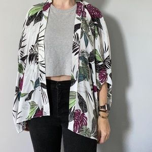 Aritzia | Talula | Fawkner Blouse Cover up | Size small-medium